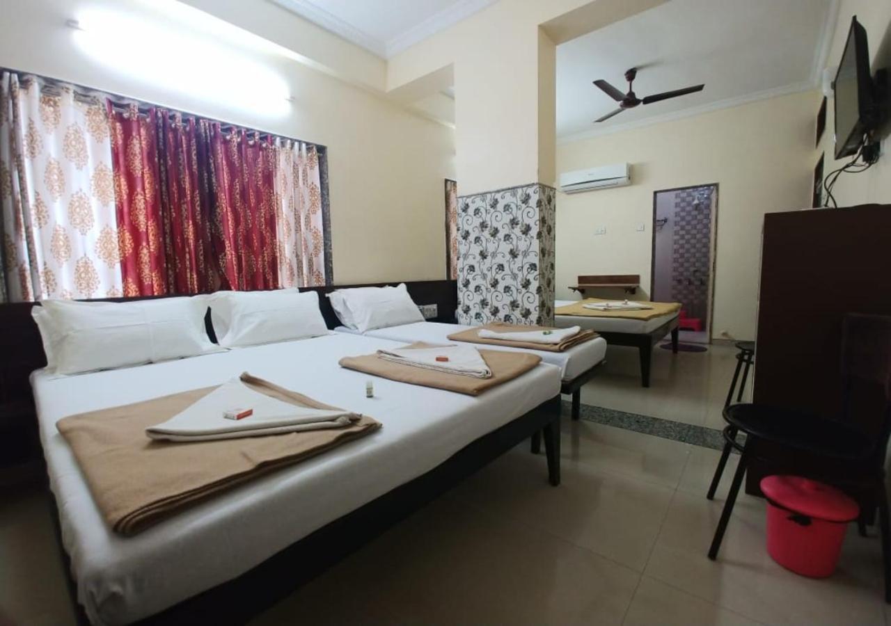 Hotel Yogiraj Shirdi Exterior photo