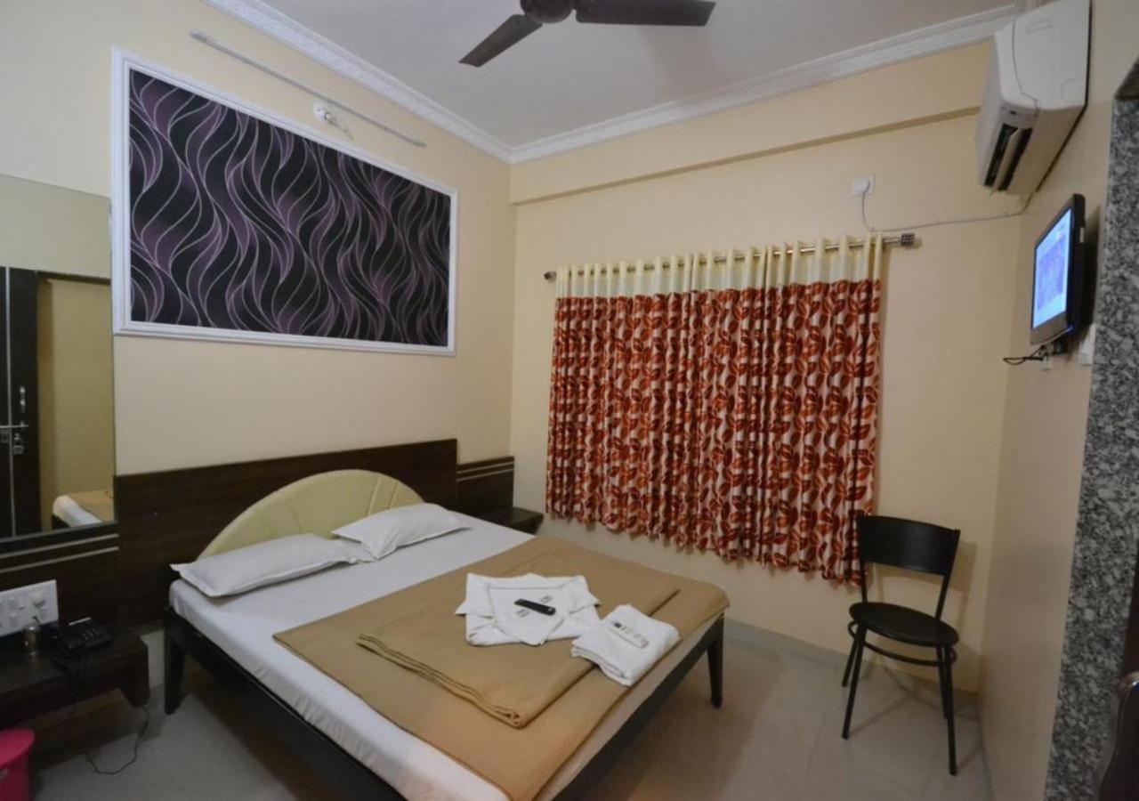 Hotel Yogiraj Shirdi Exterior photo